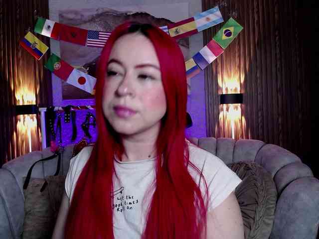 Naty-slavedoll webcam