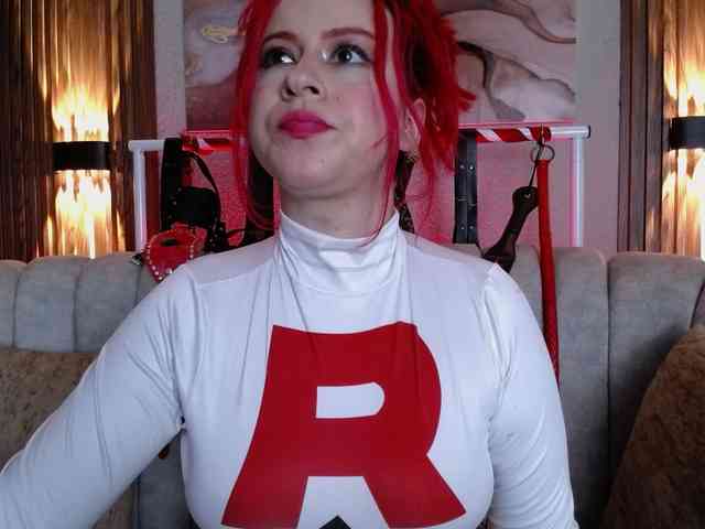 Naty-slavedoll webcam