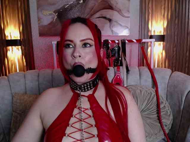 Naty-slavedoll webcam