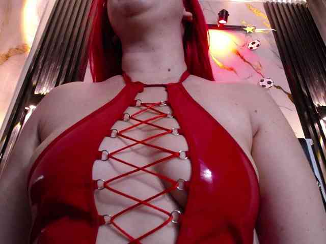 Naty-slavedoll webcam