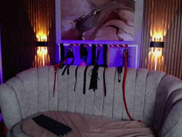 Naty-slavedoll webcam