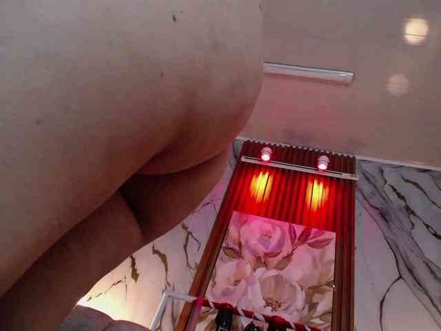 Naty-slavedoll webcam