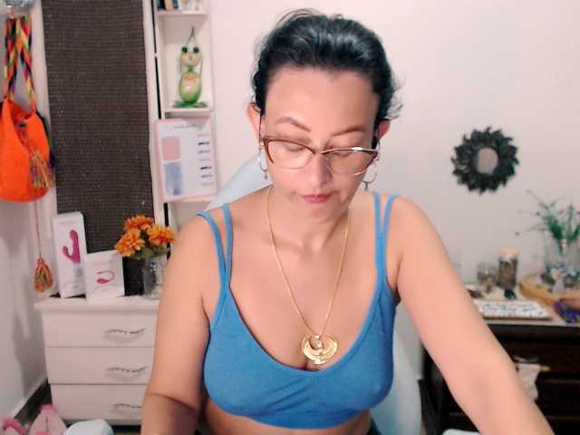 maryline-w live cam preview