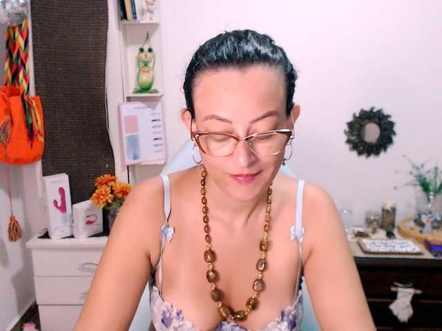 maryline-w live cam preview