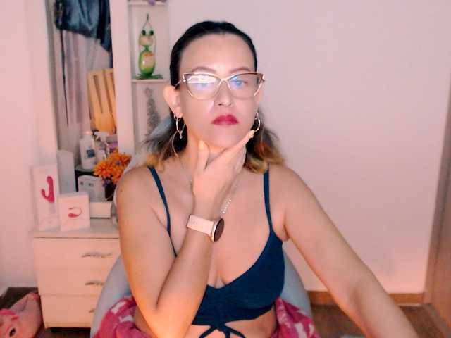 maryline-w live cam on BongaCams