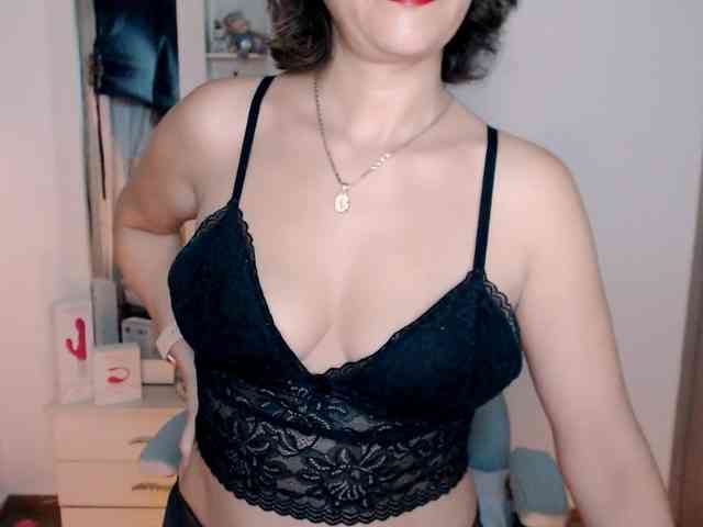 maryline-w Live Webcam on BongaCams