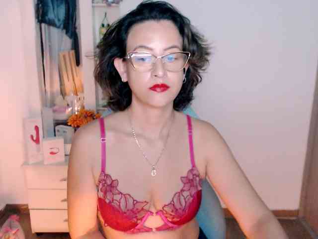 maryline-w Live Webcam on BongaCams