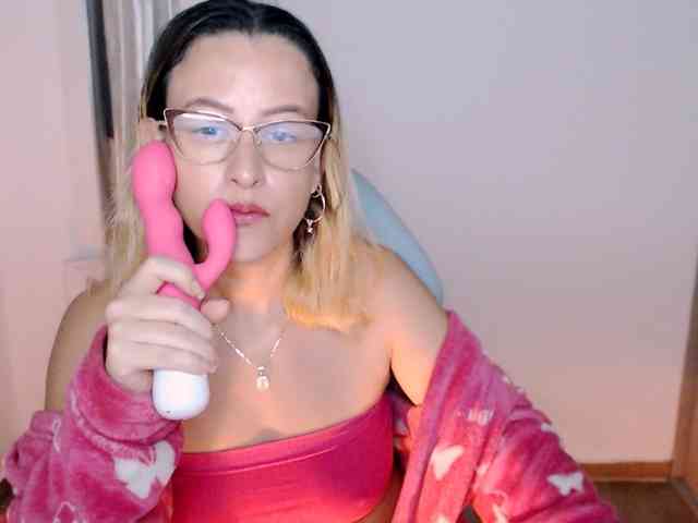 maryline-w Live Webcam on BongaCams