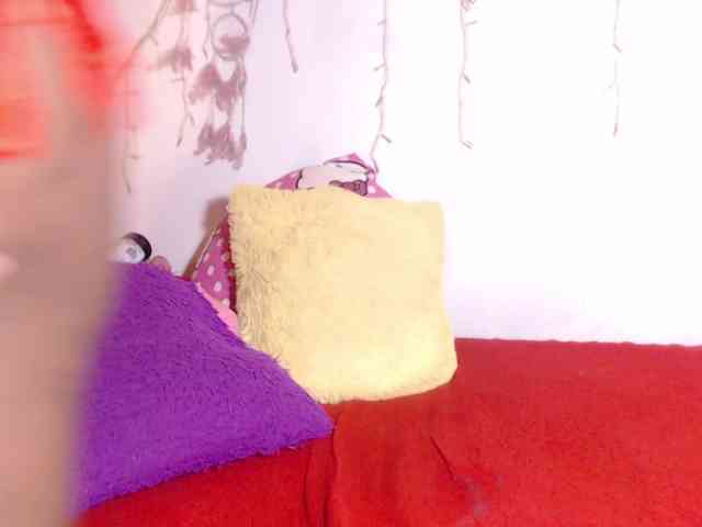 Model: Keylibrown