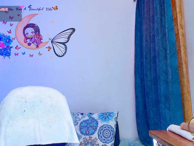 lyalatin4 live cam on BongaCams