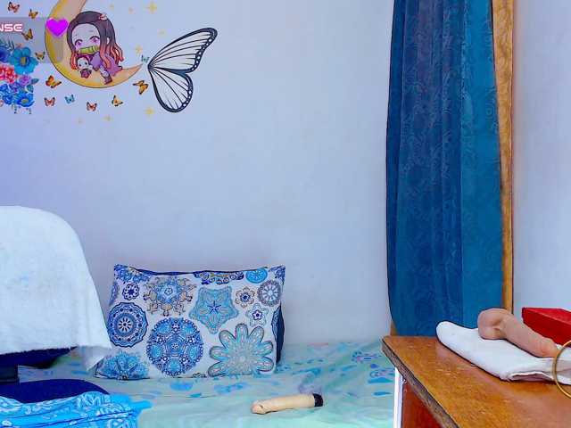 lyalatin4 live cam on BongaCams