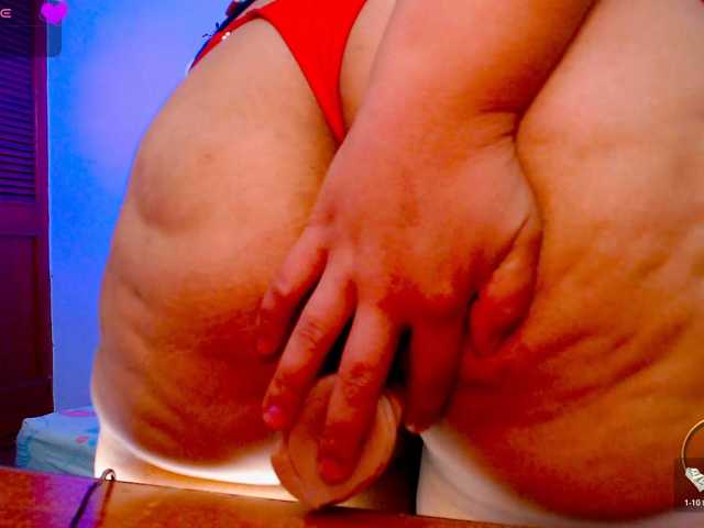 lyalatin4 live cam on BongaCams
