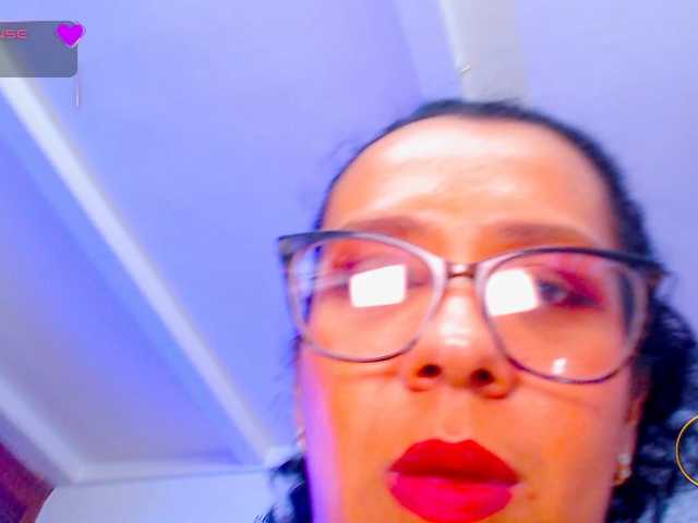 lyalatin4 live cam on BongaCams