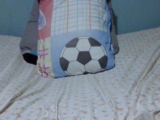 Petitetessy3's Live Webcam