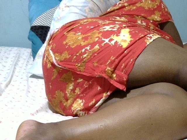Petitetessy3 live cam on BongaCams