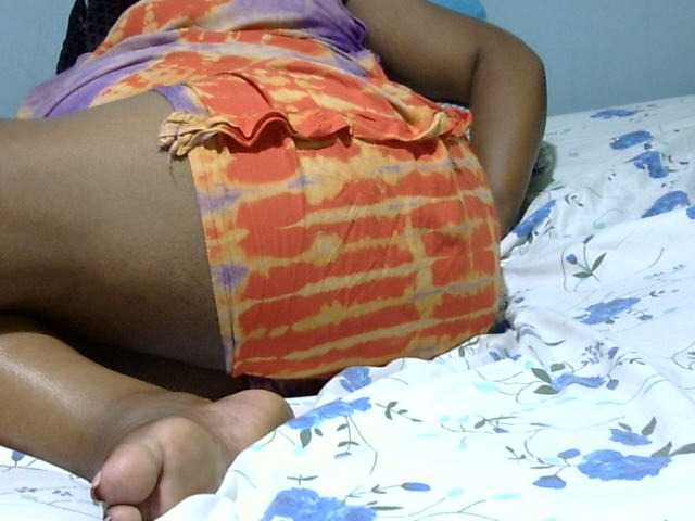 Petitetessy3 live cam on BongaCams