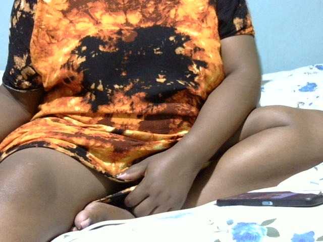 Petitetessy3 live cam on BongaCams