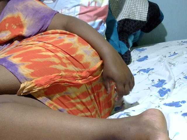 Petitetessy3 live cam on BongaCams