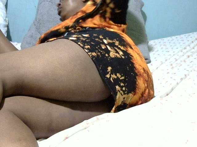 Petitetessy3 live cam on BongaCams
