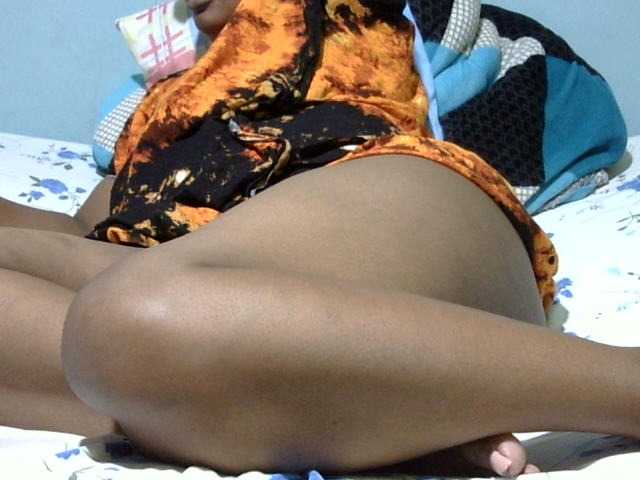 Petitetessy3 live cam on BongaCams