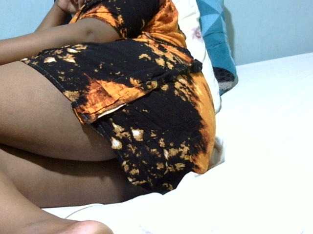 Petitetessy3 live cam on BongaCams