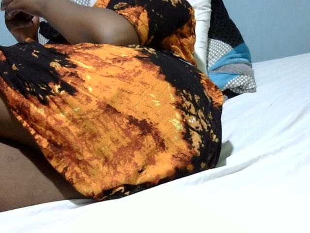 Petitetessy3 live cam on BongaCams