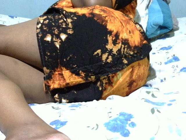 Petitetessy3 live cam on BongaCams