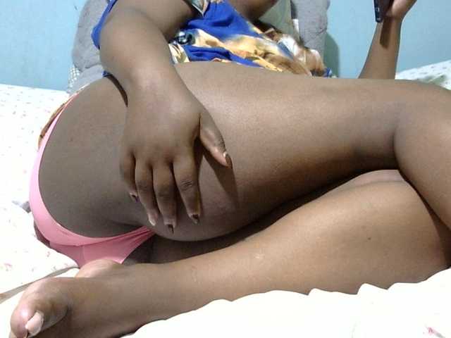 Petitetessy3 live cam on BongaCams