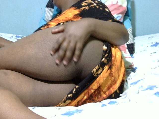 Petitetessy3 live cam on BongaCams