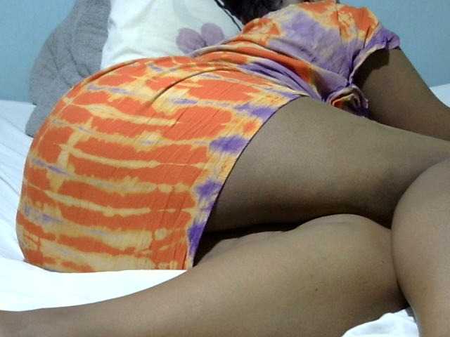 Petitetessy3 live cam on BongaCams