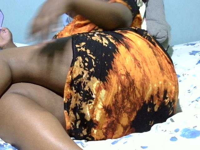 Petitetessy3 live cam on BongaCams