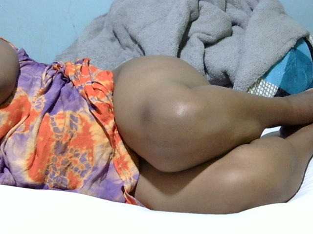 Petitetessy3 live cam on BongaCams