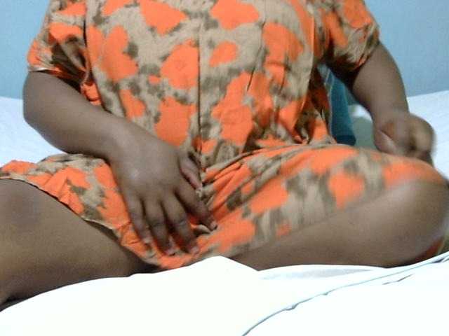 Petitetessy3 live cam on BongaCams
