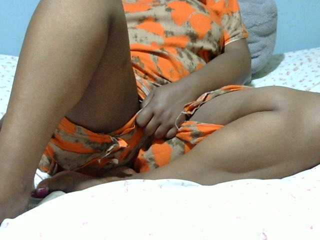 Petitetessy3 live cam on BongaCams