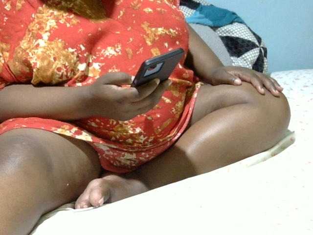 Petitetessy3 live cam on BongaCams