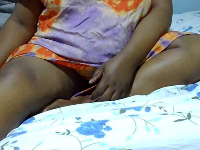 Petitetessy3 live cam on BongaCams