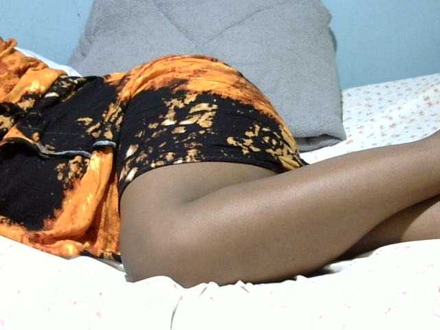 Petitetessy3 live cam on BongaCams