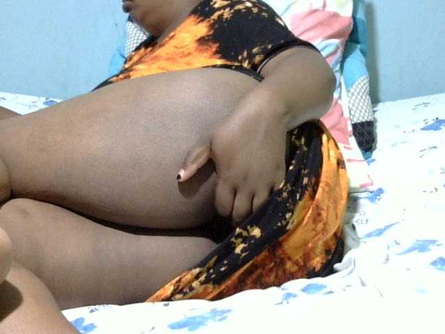 Petitetessy3 live cam on BongaCams