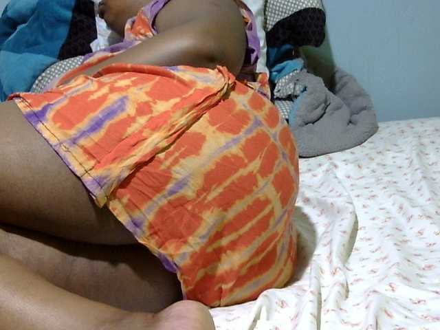 Petitetessy3 live cam on BongaCams