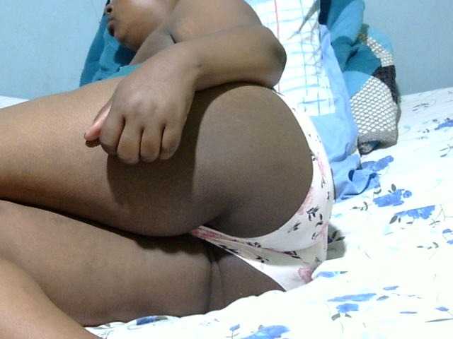 Petitetessy3 live cam on BongaCams