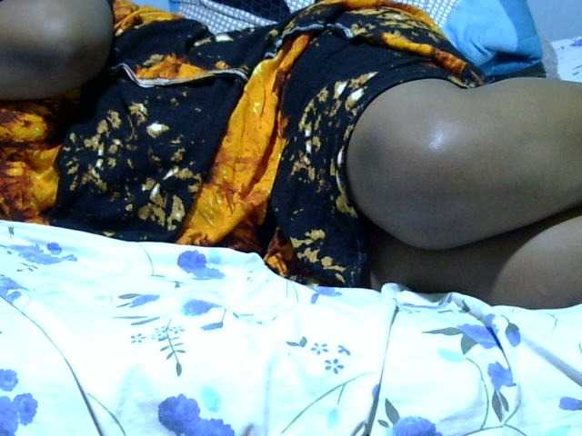 Petitetessy3 live cam on BongaCams