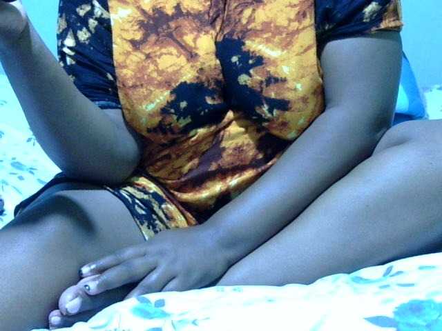 Petitetessy3 live cam on BongaCams
