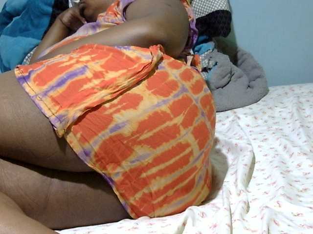 Petitetessy3 live cam on BongaCams