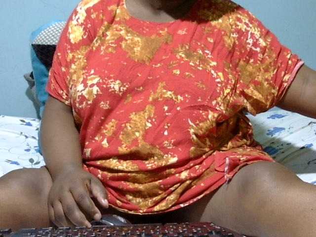 Petitetessy3 live cam on BongaCams