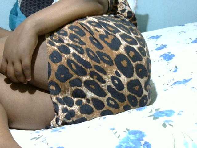 Petitetessy3 live cam on BongaCams