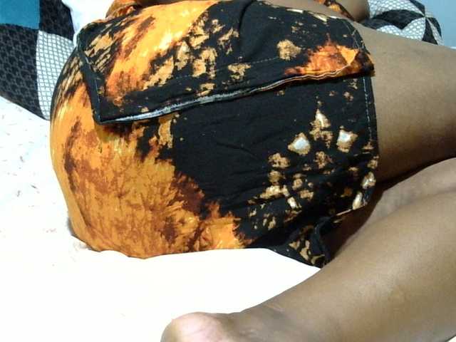 Petitetessy3 live cam on BongaCams