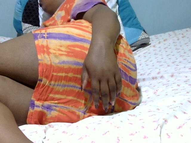 Petitetessy3 live cam on BongaCams