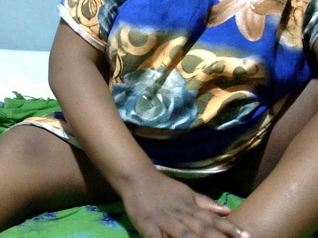Petitetessy3 live cam on BongaCams