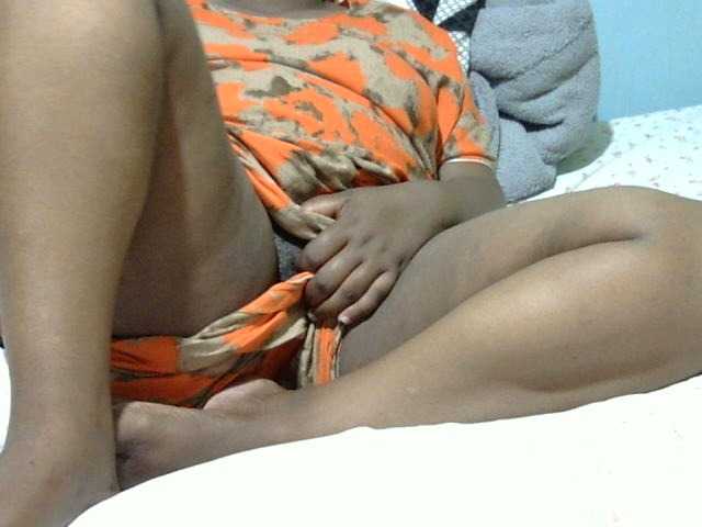 Petitetessy3 live cam on BongaCams