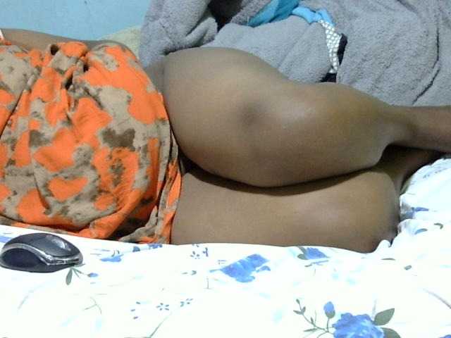 Petitetessy3 live cam on BongaCams